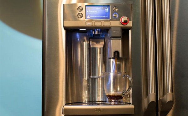 一台带咖啡机的GE冰箱解决你全部的烦恼！